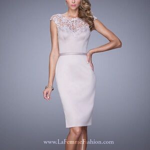 NWT La Femme Cocktail Dress Lace Neckline Sheath Champagne Color Size 4